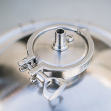 Load image into Gallery viewer, Ss Brewtech Brewmaster Chronical Fermenter 7 Gallon