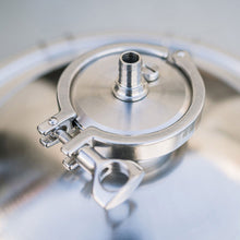 Load image into Gallery viewer, Ss Brewtech Brewmaster Chronical Fermenter 14 Gallon