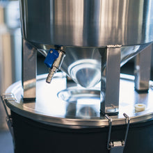 Load image into Gallery viewer, Ss Brewtech Brewmaster Brew Bucket 7 Gallon
